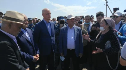 Роман Скляр встретился с жителями подтопленных сел