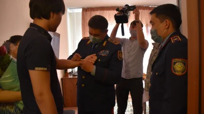 Начальник полиции Алматинской области встретился с семьями погибших героев