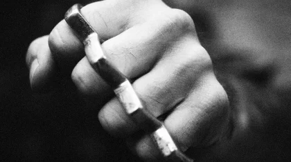 Восемь пьяных мужчин ночью напали на полицейских в ЗКО