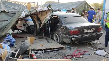 Водитель BMW, протаранивший блокпост в Алматы, полицейский? В ДП ответили на слухи