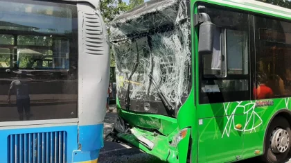 ДТП с автобусами в Алматы: пострадали девять человек