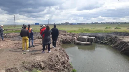 Карагандинский завод проверят из-за почерневшей воды в реке