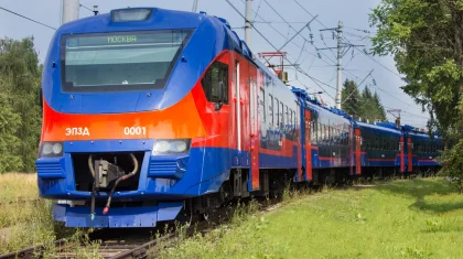 Электропоезд сбил нетрезвого мужчину с четырехлетним ребенком в Караганде