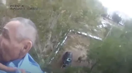 Мужчина едва не сорвался с балкона пятого этажа в Аркалыке