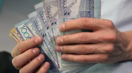 Влюбленная пара зарабатывала тем, что оформляла онлайн-кредиты на казахстанцев