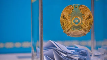 Насколько казахстанцы интересуются политикой, показал соцопрос