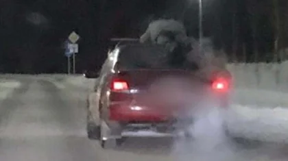 На крыше автомобиля прокатил пассажира павлодарский водитель