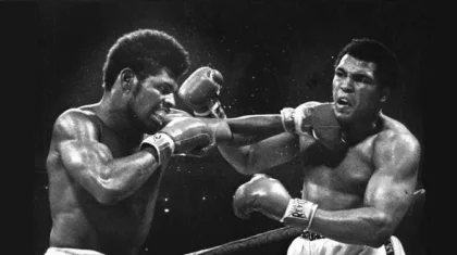 Умер победивший Мохаммеда Али боксер