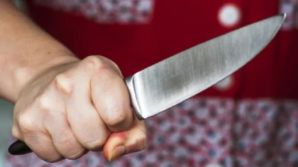 Бабушка зверски убила двухлетнюю внучку и выбросила ее тело на улицу