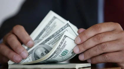 Почему подчиненные берут взятки, объяснил министр финансов РК