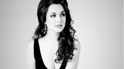 Казахстанская оперная певица Мария Мудряк попала в аварию