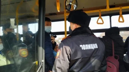 Пассажиров без масок будут высаживать и не впускать в автобусы в Алматы
