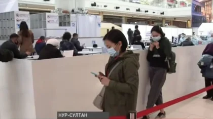 Астанчане выстроились в очередь за вакциной против коронавируса