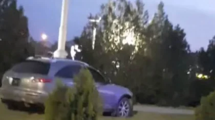 ДТП в Актау: автомобиль вылетел с дороги в центре города