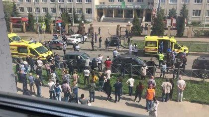 Двое из погибших в казанской школе разбились, выпрыгнув из окна