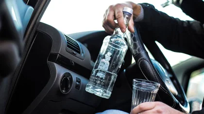 «Я тебя насмерть зарежу». Пьяный водитель BMW угрожал полицейским в Нур-Султане