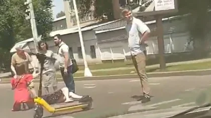 Самокатчик сбил женщину в Алматы