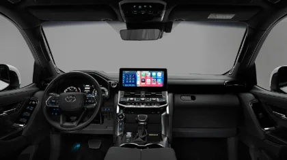 Автомобиль Toyota Land Cruiser 300 официально представили в ОАЭ. Какой он?
