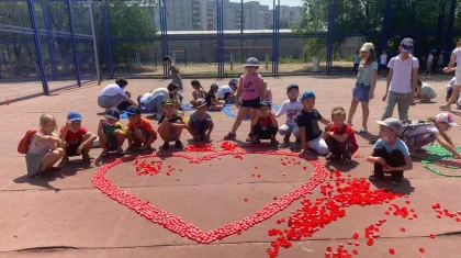 Дети собирали пластиковые крышки, чтобы помочь 4-летней павлодарке