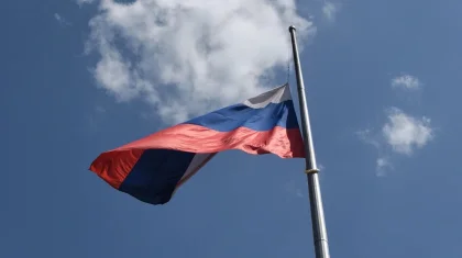 «Российский флаг над казахским домом»: видео из Костанайской области обсуждает Казнет