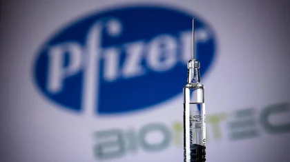 Обеспечить казахстанцев вакцинами Pfizer поручил Токаев