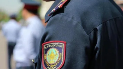 Наркотики, вымогательство, незаконное задержание: осудили группу казахстанских полицейских
