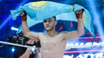 Казахстанец безоговорочно победил в бою на турнире UFC