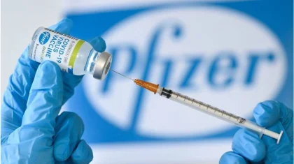 Не надо рассчитывать на Pfizer, надо сейчас идти и прививаться – Алексей Цой