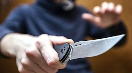 Мужчина напал с ножом на шестерых полицейских в Павлодаре