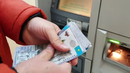 Банки необоснованно списывали деньги казахстанцев