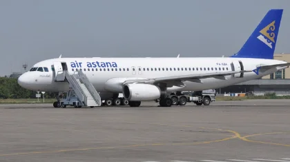 Летевший в Актобе самолет Air Astana вернулся в Алматы