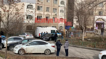 Женщина с тремя детьми выбросилась в Алматы, все погибли