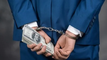 Мужчина выдавал себя за руководителя банка и обманул казахстанцев на 263 млн тенге