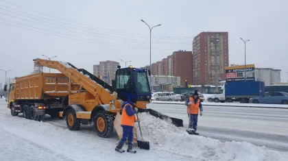 Коммунальные службы столицы работают круглосуточно, снег убирают 2 тысячи рабочих