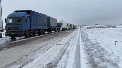 В шести областях Казахстана закрыты дороги из-за непогоды