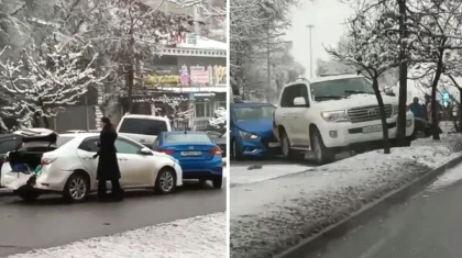 Около 30 машин столкнулись в Алматы: появилось видео массового ДТП