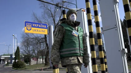 Режим чрезвычайного положения вводится в Украине