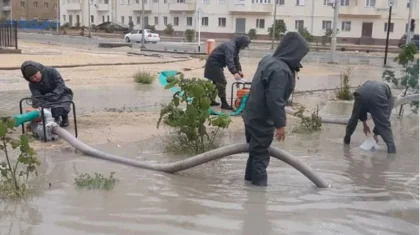 Из-за обильных дождей затопило улицы и дома в двух городах и четырех селах Мангистау