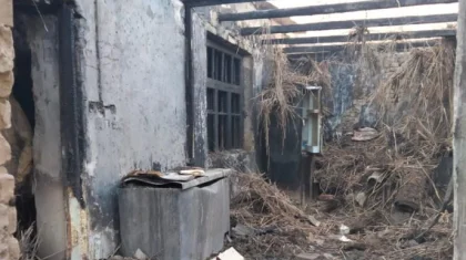 Дедушка ночует на топчане: дом пенсионеров сгорел дотла в Туркестане