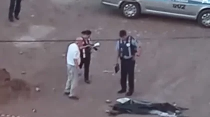 «Из этого дома выдали замуж»: мама двоих детей выпрыгнула с 10 этажа в Уральске