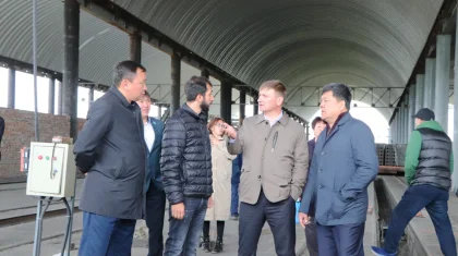 Мажилисмены ознакомились с работой кирпичного завода в СКО
