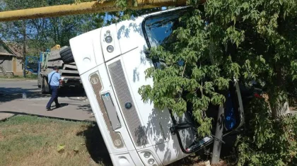 Два пассажирских автобуса столкнулись в Уральске, пострадали 15 человек