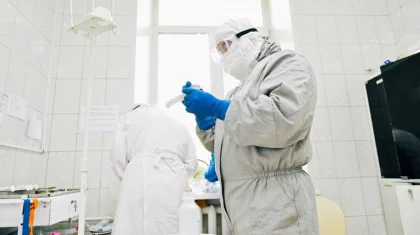 Повторное заражение коронавирусом протекает тяжелее – иммунолог