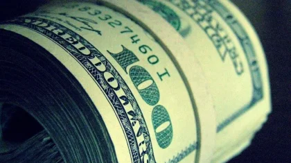 Курс доллара опустился ниже 472 тенге на KASE