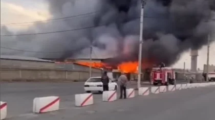 Горящий в Таразе рынок сняли на видео очевидцы