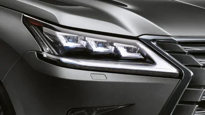 «Спасибо Казахстану»: элитные машины подешевели в России