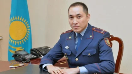 Обвиненный в мошенничестве полицейский получил руководящую должность в Шымкенте