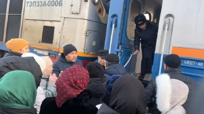 «Был слишком старым и холодным»: родители спортсменов остановили поезд «Мангистау – Алматы»