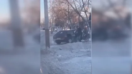 «Не нужна мне такая машина»: костанаец разбил свое авто, когда его пытались оштрафовать