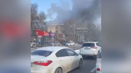 Жилой дом горит в Алматы